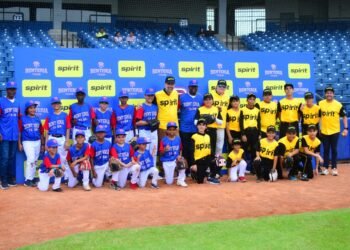 Team Rentería y Spirit Airlines unen lazos en pro del béisbol colombiano